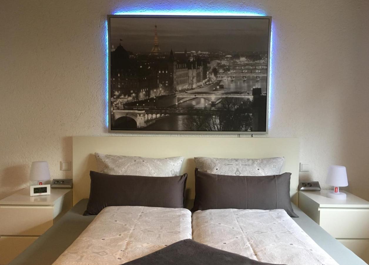 Schwarz-Weiss Daire Rust Dış mekan fotoğraf